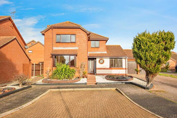 4 Bedroom Detached House For Sale In Thistledown, Highwoods, Colchester, CO4