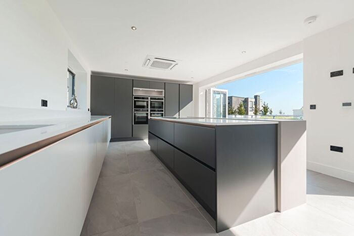 4 Bedroom Detached House For Sale In Yachthaven, Hayling Island, PO11