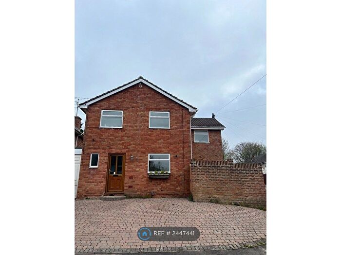 4 Bedroom Detached House To Rent In Shepley Drive, Reading Berkshire, RG30