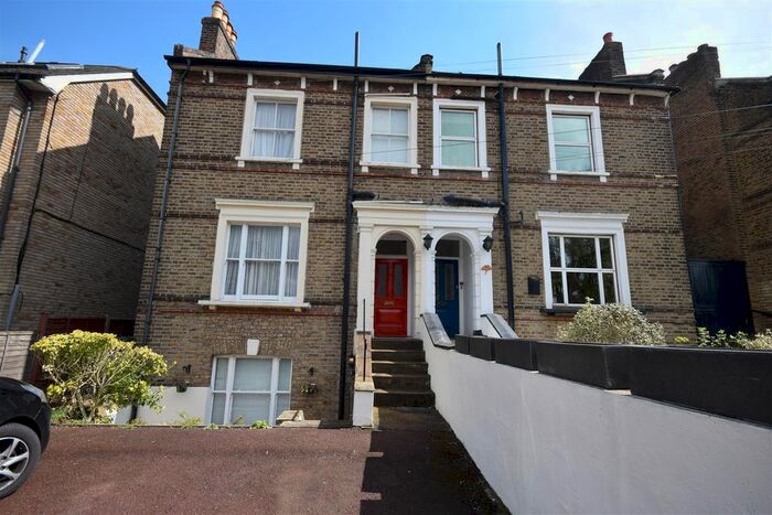 2 Bedroom Flat To Rent In Amyand Park Road, St Margarets, Twickenham TW1