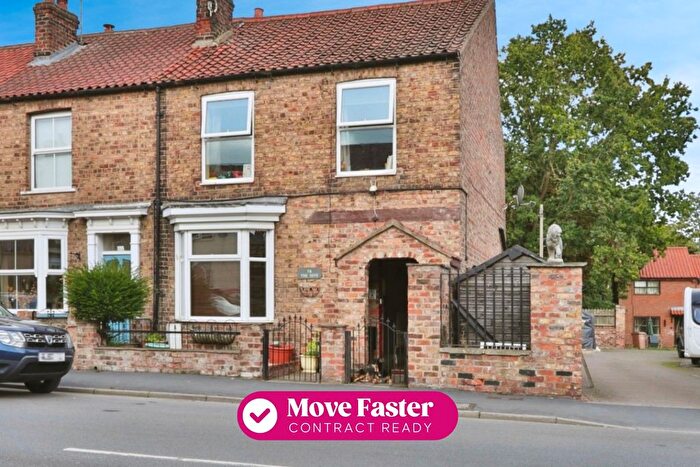 4 Bedroom End Terrace House For Sale In Middle Street North, Driffield, YO25