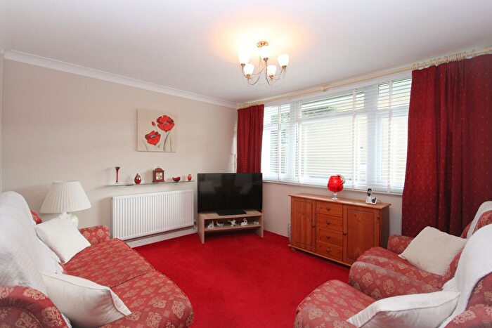 3 Bedroom End Terrace House For Sale In Holly Gardens, Milford-On-Sea, SO41