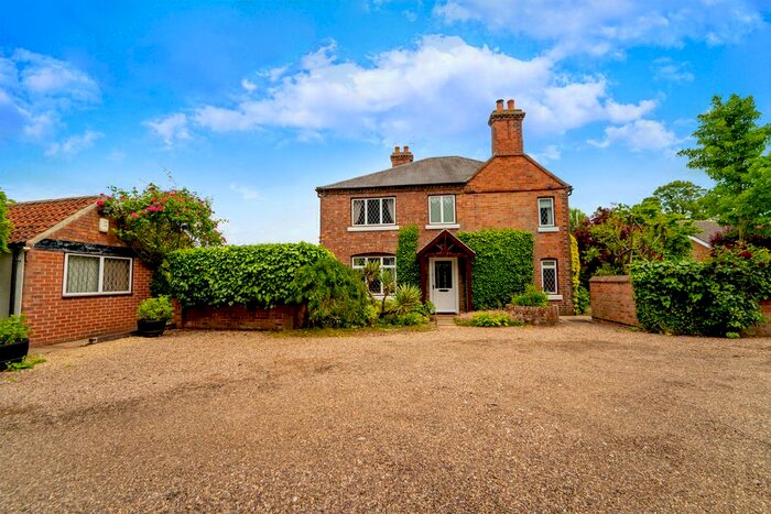 4 Bedroom Detached House For Sale In Orchard Farm, Cropwell Bishop, NG12