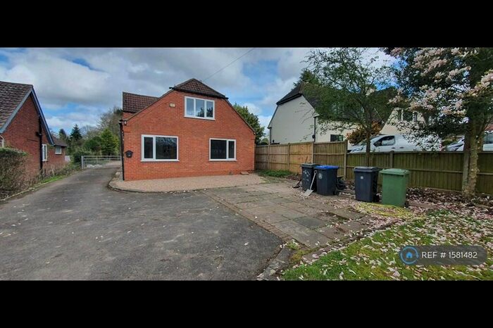 3 Bedroom Detached House To Rent In Cloweswood Lane, Earlswood, Solihull, B94