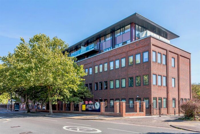 2 Bedroom Flat To Rent In London Road, Isleworth, TW7