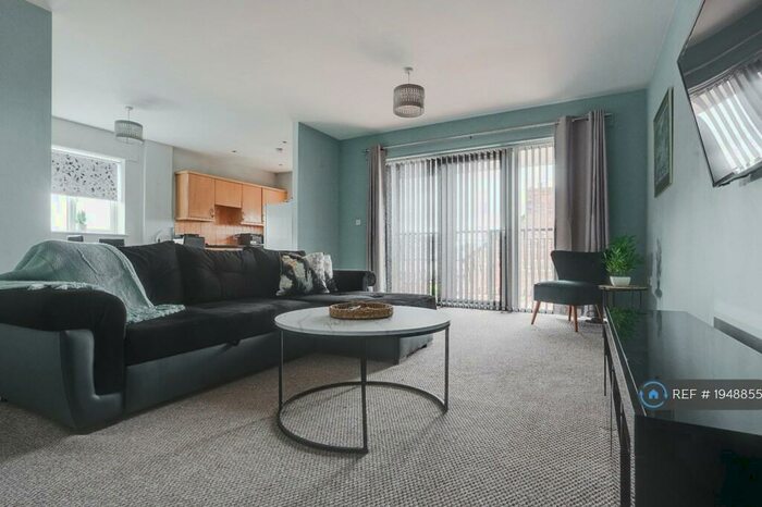 2 Bedroom Terraced House To Rent In Hyde Road, Manchester, M18