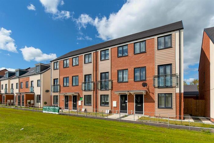 3 Bedroom Town House To Rent In Willowbay Drive, Great Park, Gosforth, NE13