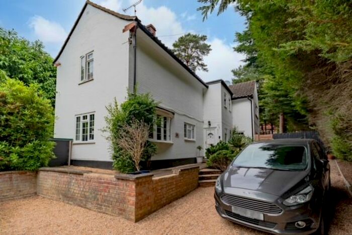 4 Bedroom Detached House To Rent In Crawley Wood Close, Camberley, GU15