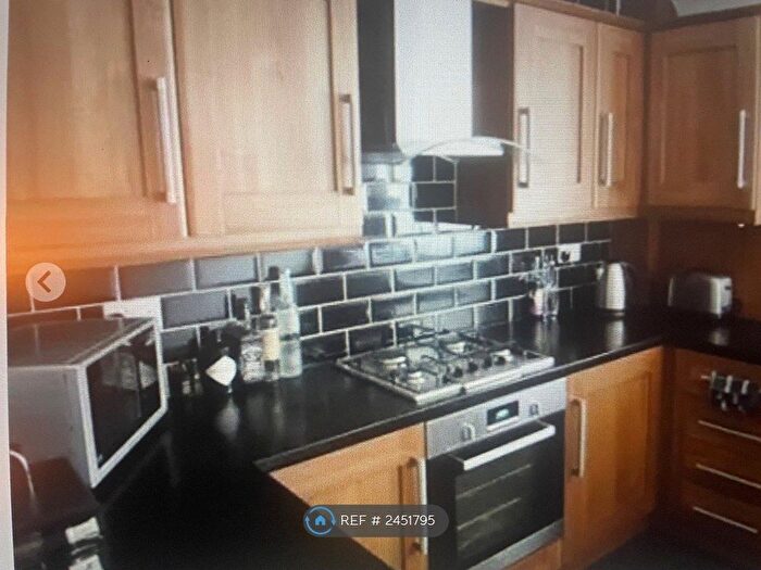 2 Bedroom Flat To Rent In The Oval, Conisbrough, Doncaster, DN12