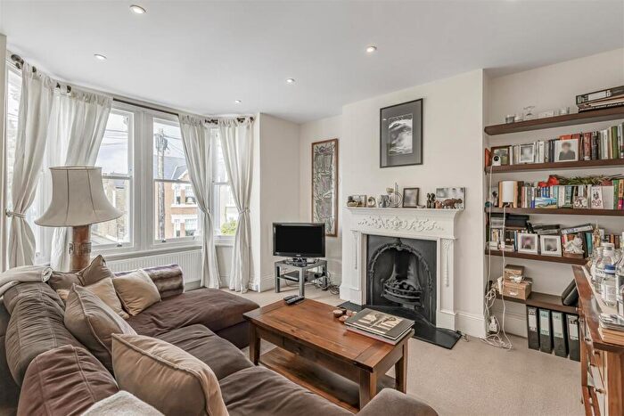 2 Bedroom Flat For Sale In St. Leonards Road, East Sheen, SW14