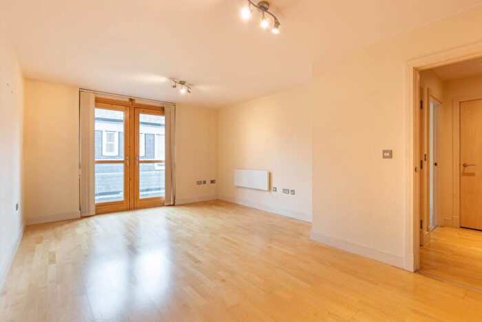 1 Bedroom Apartment To Rent In Temple House, Temple Street, B2