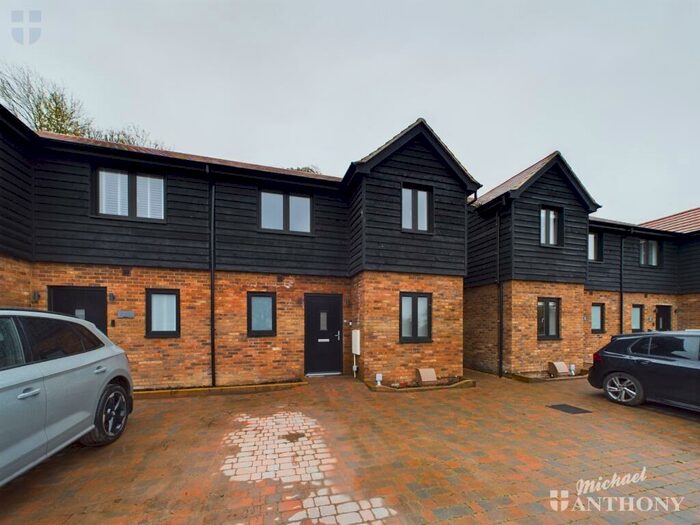 3 Bedroom Semi-Detached House To Rent In Sewell Springs, Sewell, LU6