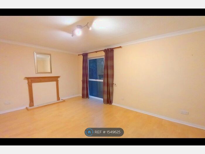 1 Bedroom Flat To Rent In Ashleigh Court, London, SE26