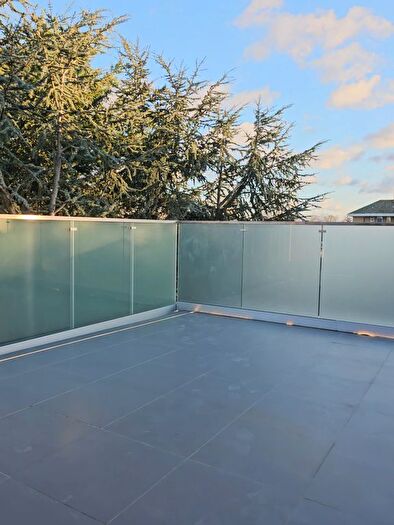 3 Bedroom Maisonette To Rent In Claudia Place, London, SW19