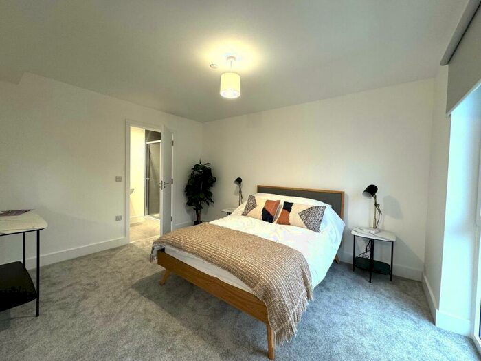 4 Bedroom Town House To Rent In Lescar Road, Waverley, Rotherham, S60