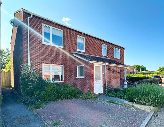 2 Bedroom Semi-Detached House For Sale In Van Diemans Lane, Oxford, OX4