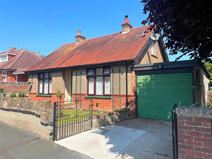 4 Bedroom Detached Bungalow For Sale In Carter Avenue, Shanklin, PO37