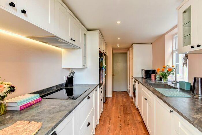 1 Bedroom Terraced House To Rent In Queens Park Road, Brighton, BN2