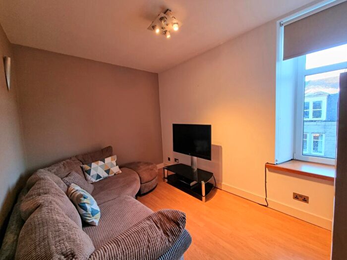 1 Bedroom Flat To Rent In Rosemount Place, Rosemount, Aberdeen, AB25