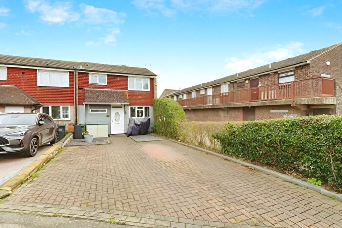3 Bedroom End Of Terrace House For Sale In Peterborough Way, Basildon, Essex, SS14