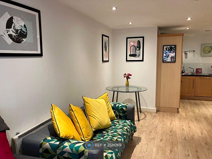 2 Bedroom Flat To Rent In Newton Street, Manchester, M1