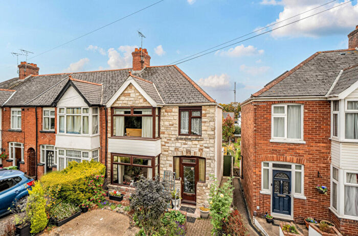 3 Bedroom End Of Terrace House For Sale In Buddle Lane, Exeter, Devon, EX4