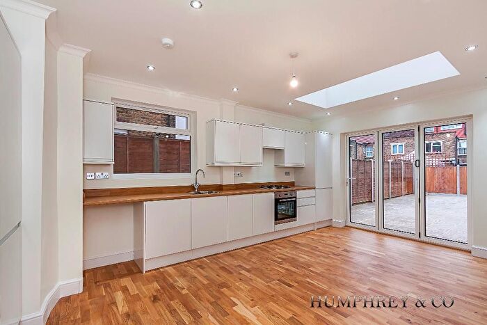 4 Bedroom Terraced House To Rent In Fulbourne Road, Walthamstow, E17