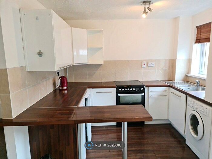 2 Bedroom End Of Terrace House To Rent In Viscount Walk, Bournemouth, BH11