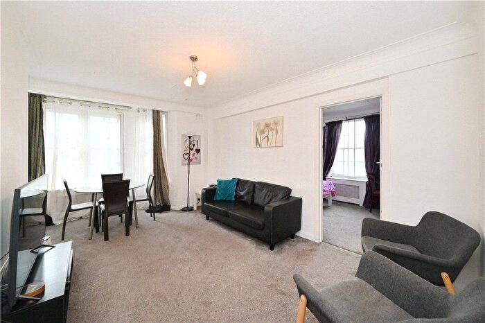3 Bedroom Flat To Rent In Park West, Edgware Road, W2