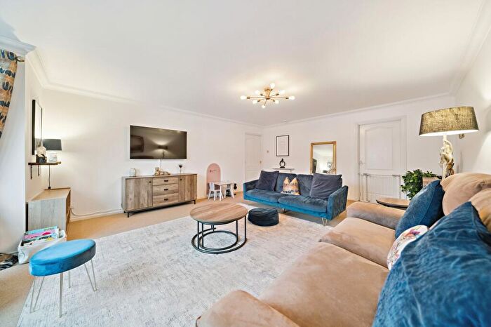 2 Bedroom Flat For Sale In Jeanfield Road, PH1