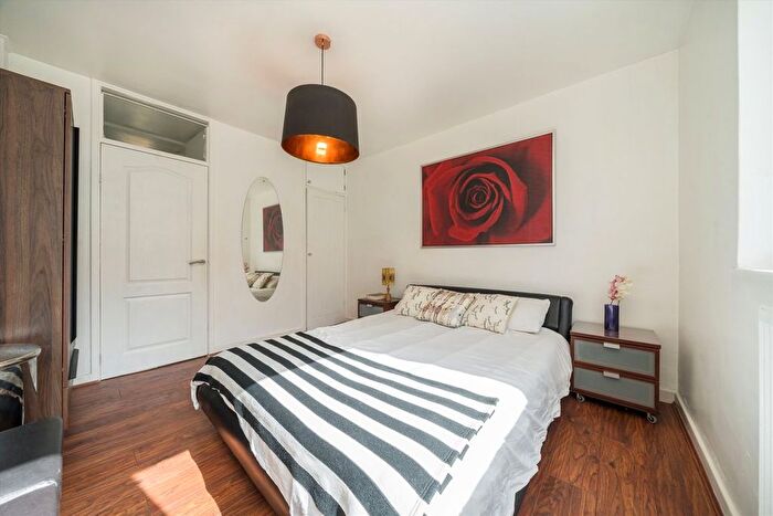 1 Bedroom Flat For Sale In Livermere Road, Hackney, E8