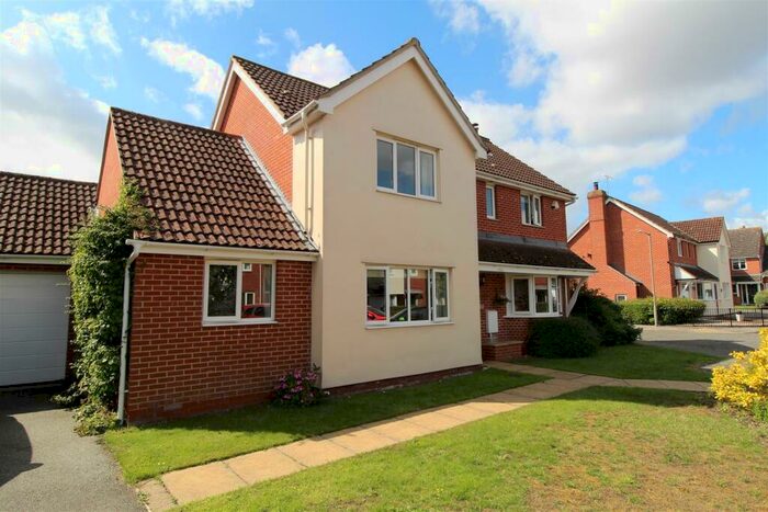 4 Bedroom Detached House To Rent In Bramley Chase, Ipswich, IP4