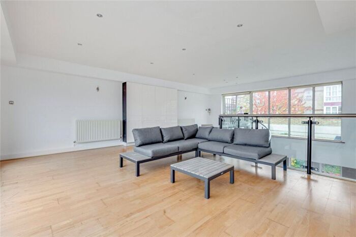 2 Bedroom Terraced House To Rent In Oriel Drive, Barnes, SW13