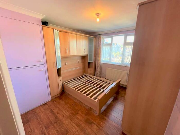 4 Bedroom House To Rent In Cavenham Gardens, Ilford, IG1