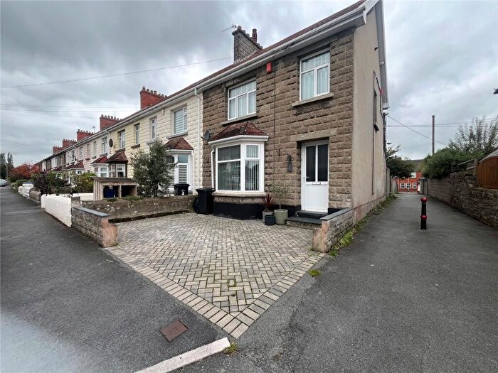 3 Bedroom End Of Terrace House To Rent In Clinton Road, Barnstaple, Devon, EX32