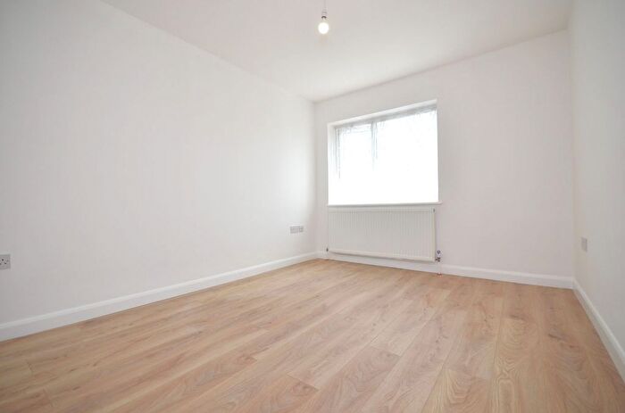 2 Bedroom End Of Terrace House To Rent In Mashie Road, Acton, W3