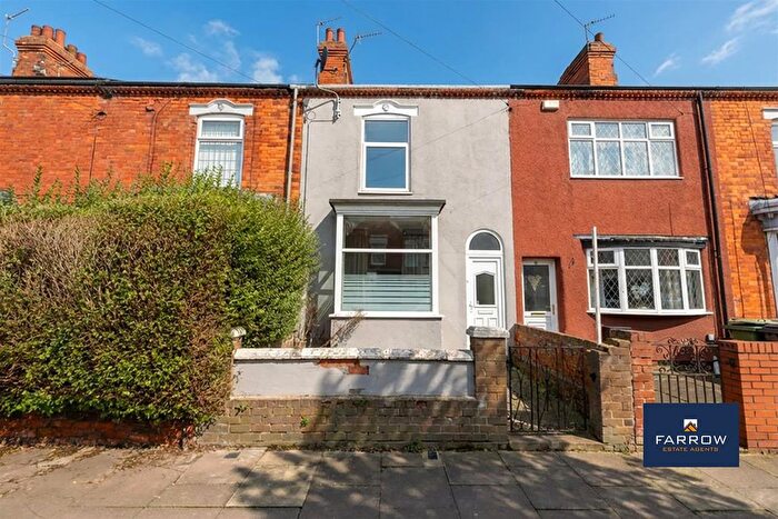 3 Bedroom Terraced House To Rent In Legsby Avenue, Grimsby, DN32