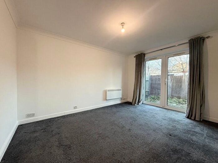 1 Bedroom Flat To Rent In Durham Road, London, E12