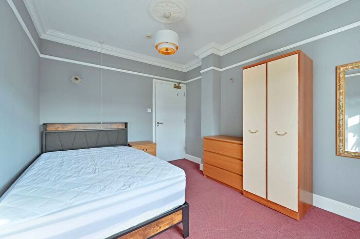 Studio To Rent In Bushey, Bushey, WD23