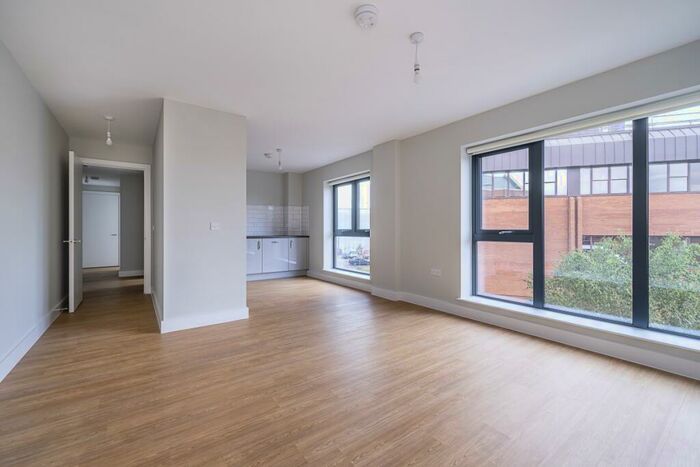 2 Bedroom Apartment To Rent In Purl House, Weavers Yard, Newbury, RG14