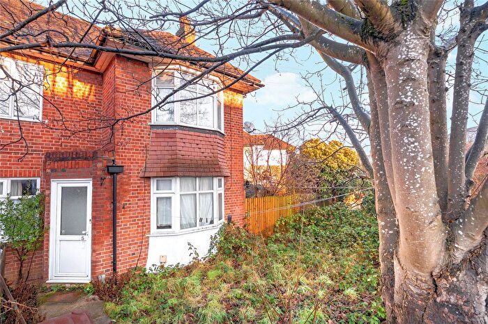 2 Bedroom Maisonette For Sale In Barnard Gardens, New Malden, KT3