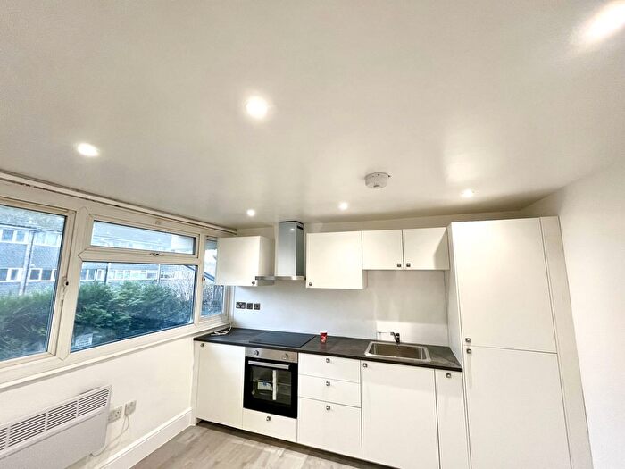1 Bedroom Flat To Rent In Hindhead Gardens, Northolt, UB5