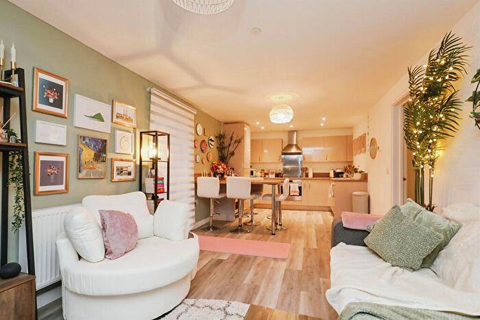 2 Bedroom Flat For Sale In Geoffrey Watling Way, Norwich, NR1