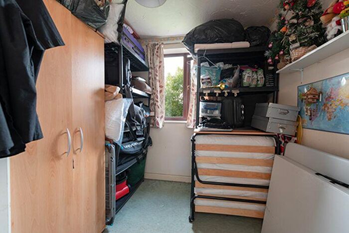 2 Bedroom Flat For Sale In Dalrymple Close, London, N14
