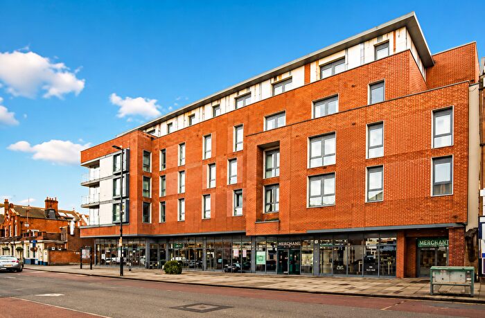 2 Bedroom Flat For Sale In Uxbridge Road, Acton, W3