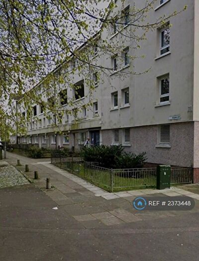 3 Bedroom Maisonette To Rent In Glenfinnan Drive, Glasgow, G20