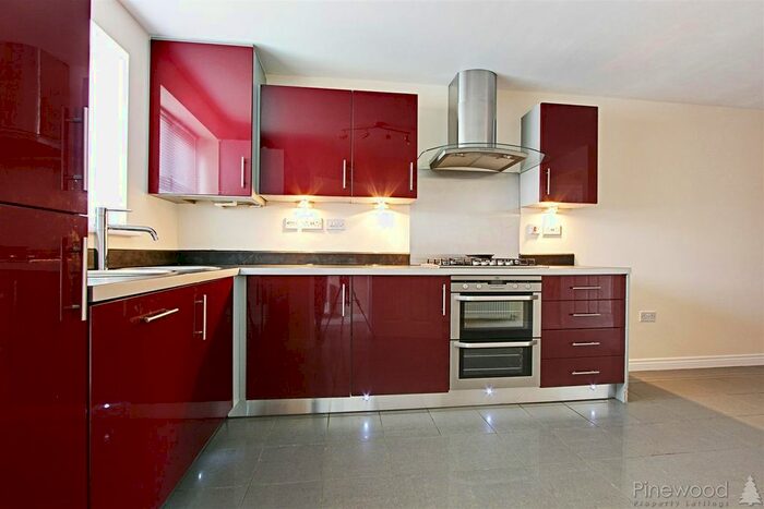 4 Bedroom Semi-Detached House To Rent In Hetton Drive, Clay Cross, Chesterfield, Derbyshire, S45