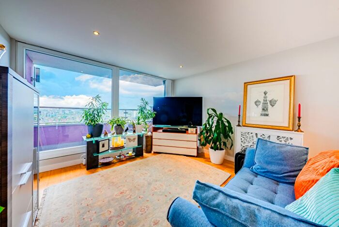 1 Bedroom Flat For Sale In Rainhill Way, London, E3