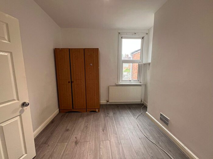 2 Bedroom Maisonette To Rent In Masons Avenue, Harrow, HA3