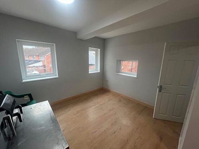 1 Bedroom Flat To Rent In Emscote Road, Warwick, Warwickshire, CV34